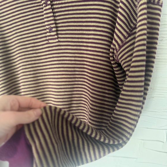 Aritzia | TNA Ribbed Henley Long Sleeve Top | Size Small - Picture 5 of 7